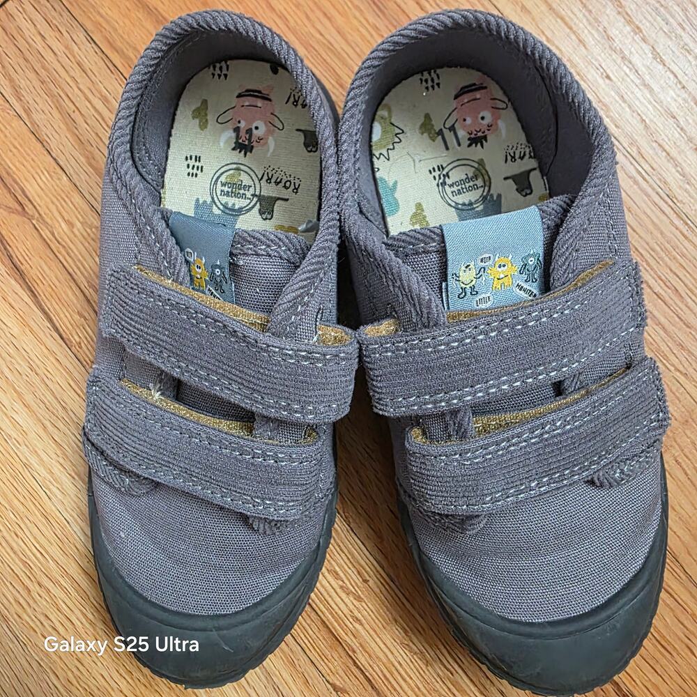 NWOT Wonder Nation gray canvas, velcro closure slip on‎ sneakers sz 11